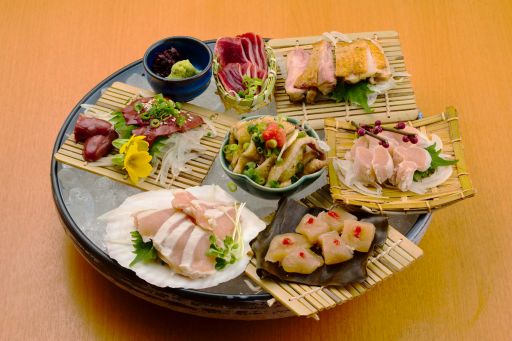 鮮度が際立つ、鶏刺身